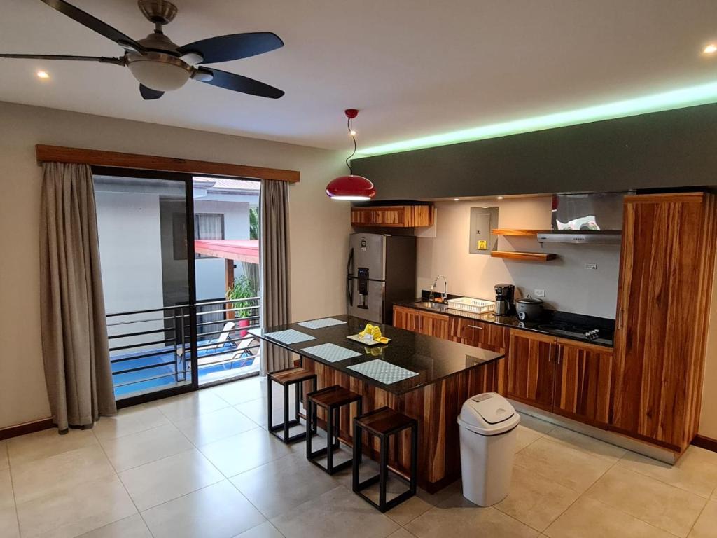 Kuchyň nebo kuchyňský kout v ubytování Ballena Paradise Apartahotel