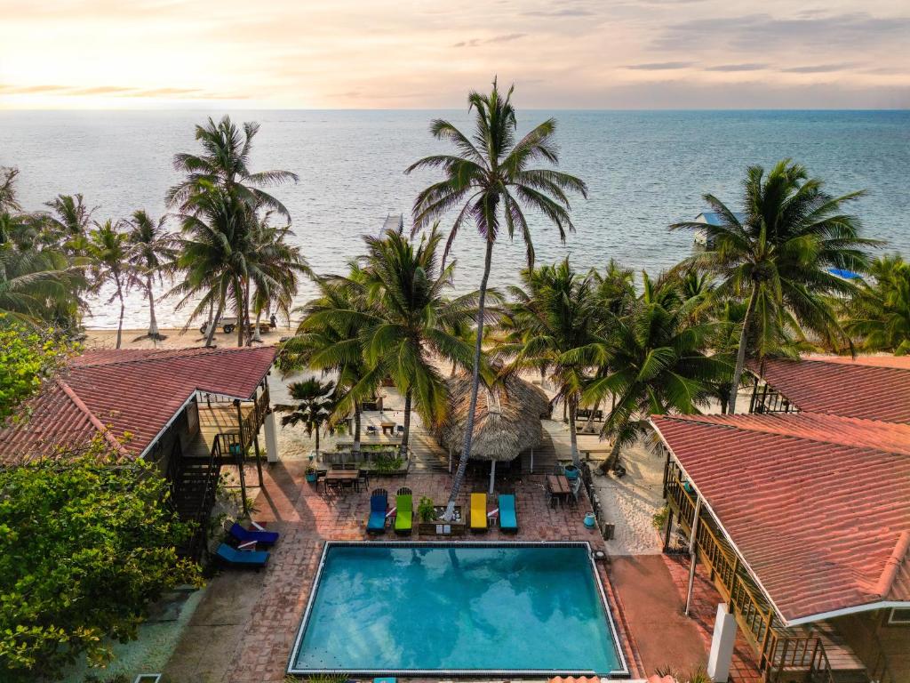 Sundiver Beach Resort – Photos 1