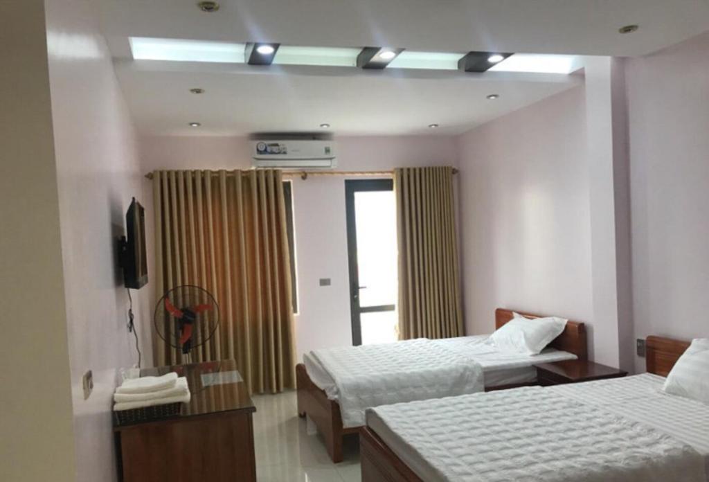 Quỳnh Hương Hotel Phú Thọ - Deluxe Quadruple Room
