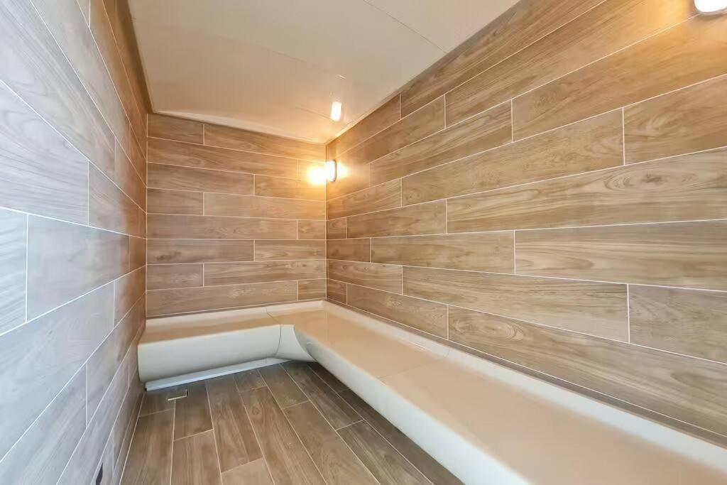 Koupelna v ubytování Astra sky river High floor,3 bedrooms 97㎡ 山景房带浴缸