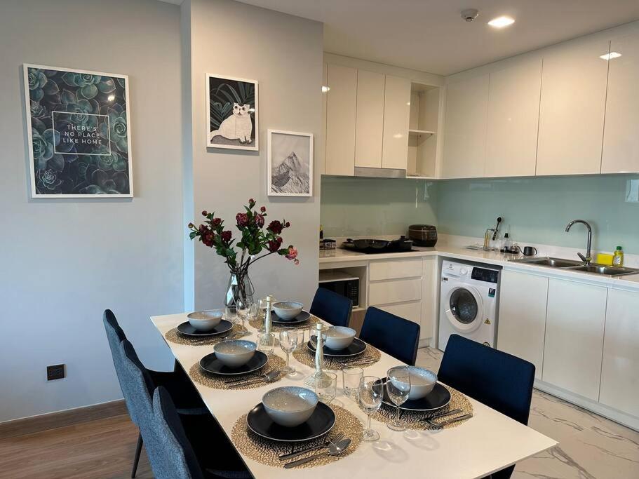 Kuchyň nebo kuchyňský kout v ubytování Astra sky river High floor,3 bedrooms 97㎡ 山景房带浴缸