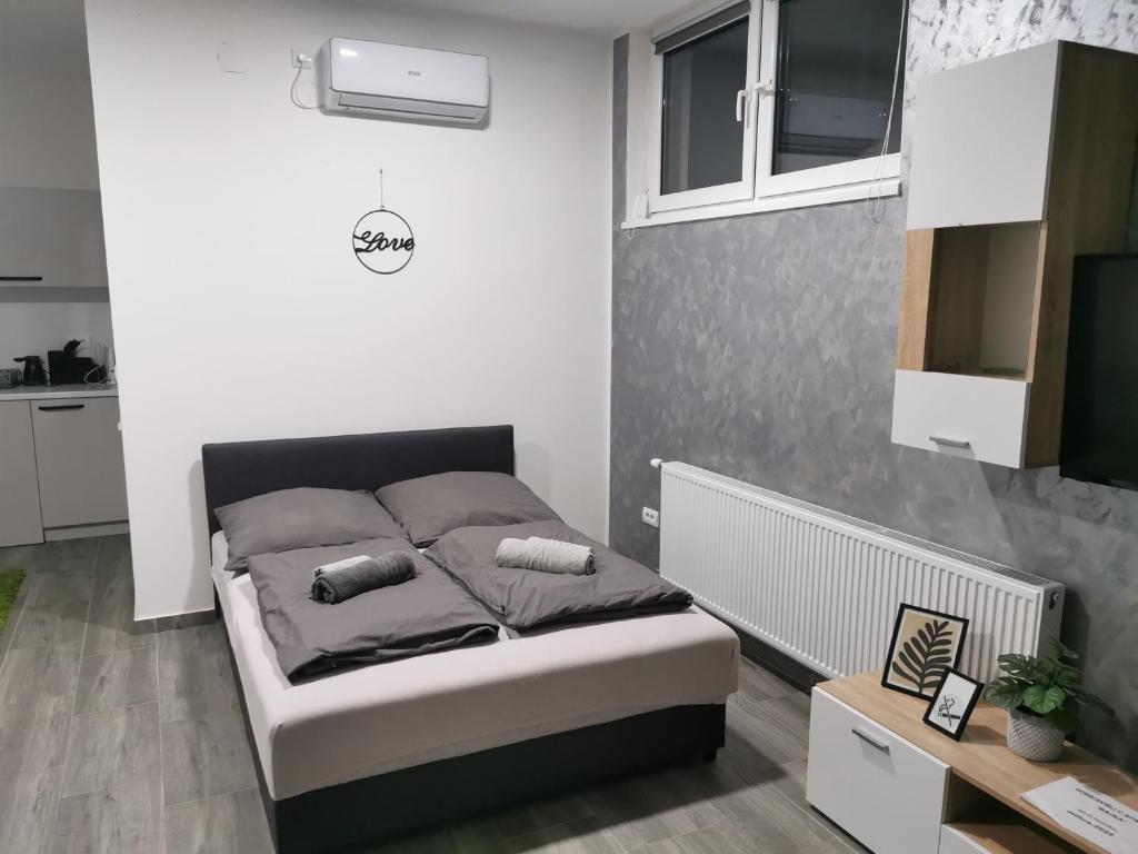 A seating area at Apartman Bajka