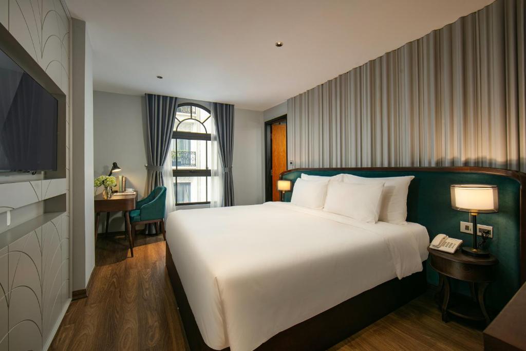 MAY DE VILLE Lakeside Hotel - 6