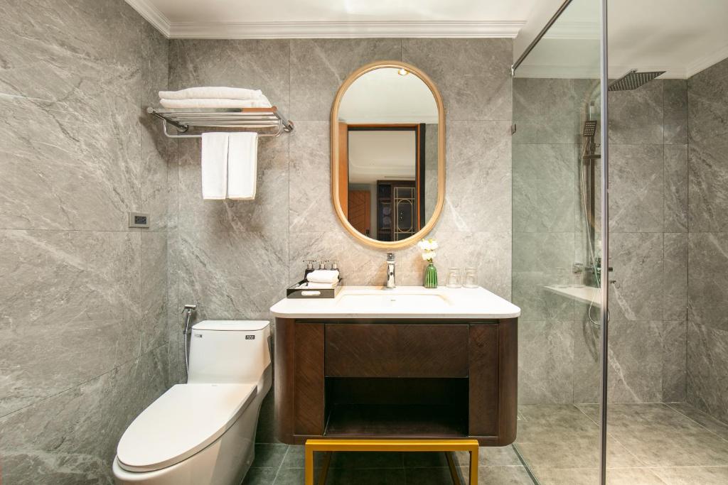 MAY DE VILLE Lakeside Hotel - 4