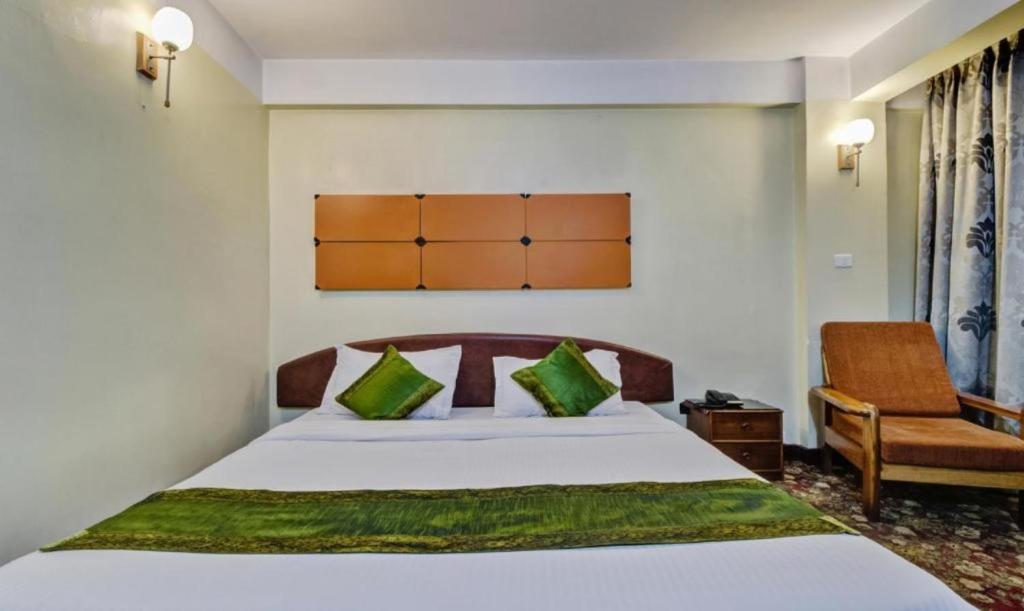 Dekeling Hotel, Darjeeling - Deluxe Double Room