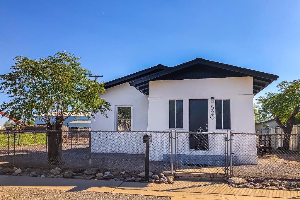 The Crossing at Historic Armory Park, Tucson (updated prices 2024)