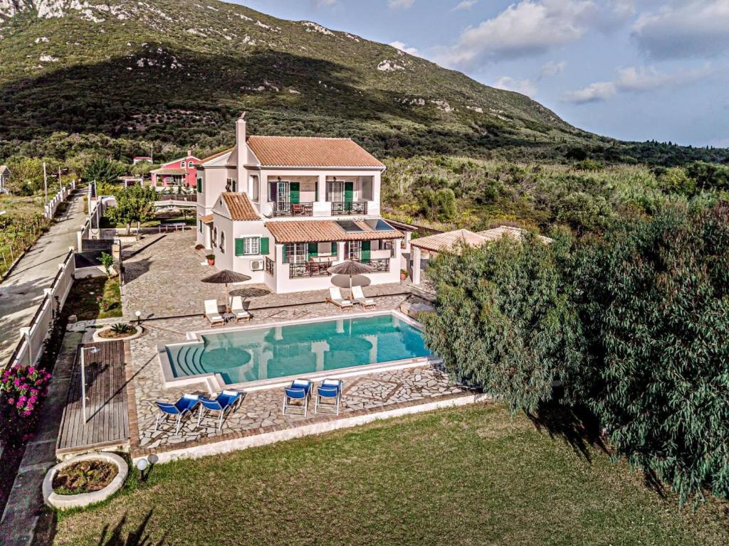 Bazén v ubytování Skidi Beach house nebo v jeho okolí