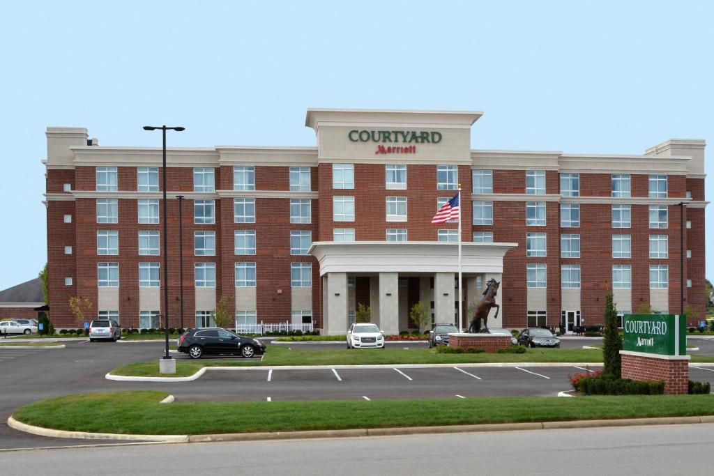 Courtyard by Marriott Youngstown Canfield photo