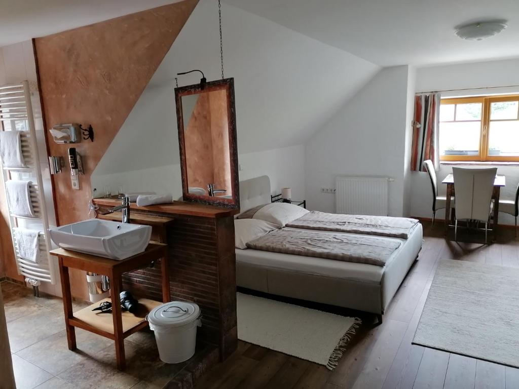 Postel nebo postele na pokoji v ubytování Ortnerhof Ennstal