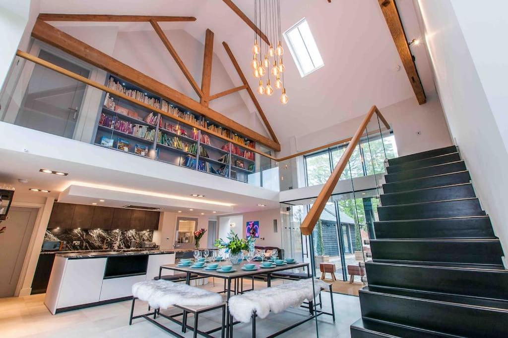 Φωτογραφία από το άλμπουμ του Luxury, Modern barn with hot tub σε Lyminge