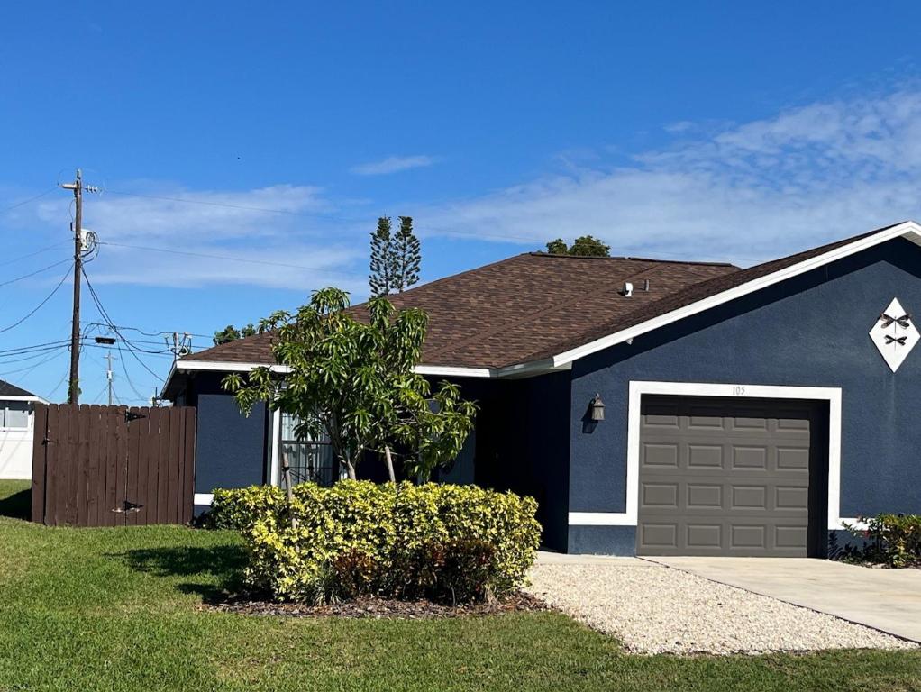 Debbie's 3Bedroom Apartment in a duplex, Cape Coral (updated prices 2024)