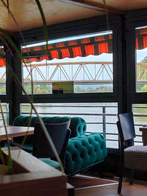 Posezení v ubytování Cruiser restoran