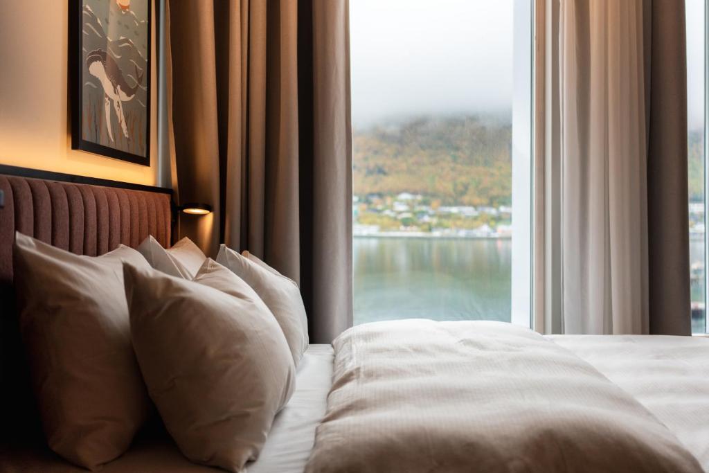 
Apartment with Two-Bedrooms and Sea View
