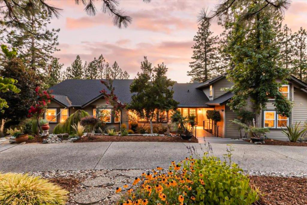 Buckinghamshire, Grass Valley (updated prices 2024)