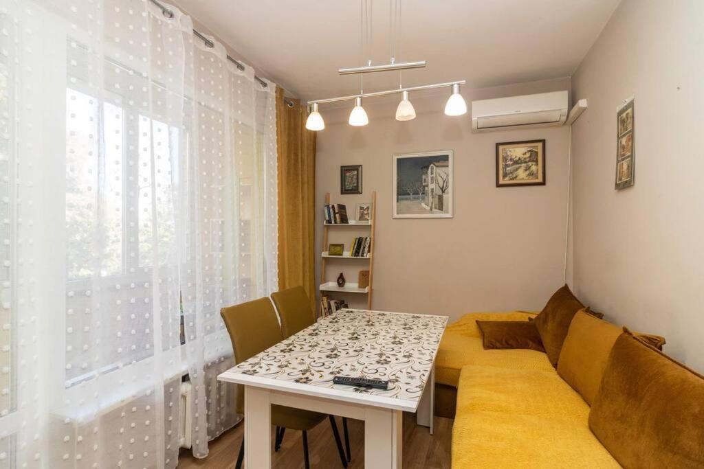 Zhana's Cozy and Quite Apartment