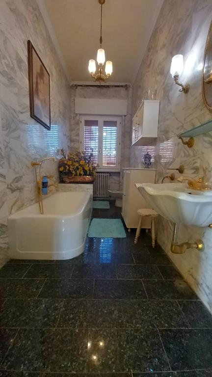 Kylpyhuone majoituspaikassa IVO'S VILLA