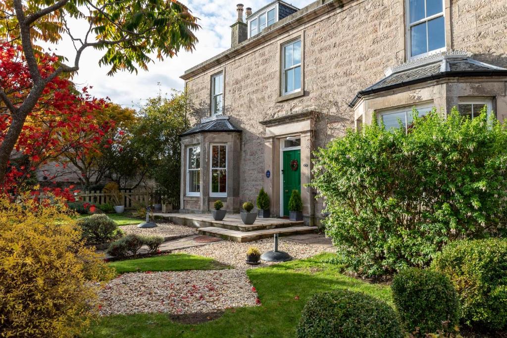 Κήπος έξω από το Cawdor House B&B