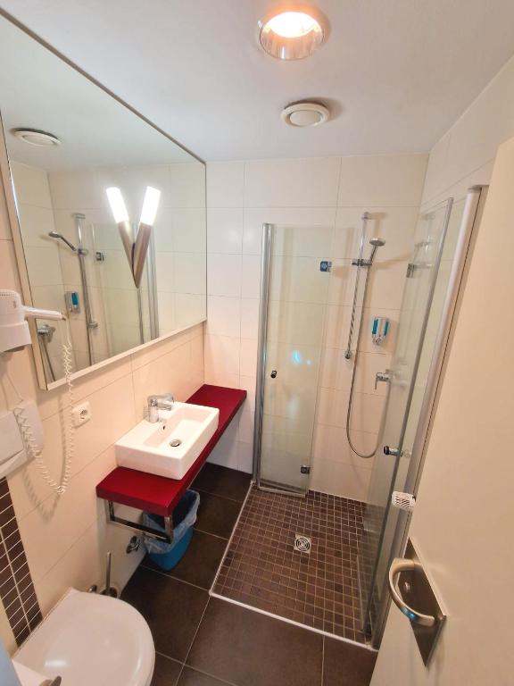 Koupelna v ubytování Hotel Stadt Daun