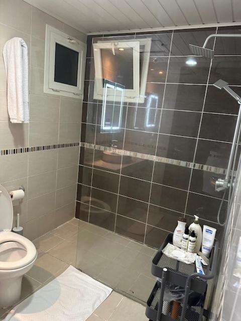 Ένα μπάνιο στο Guided Hospitality - Luxury Accommodations
