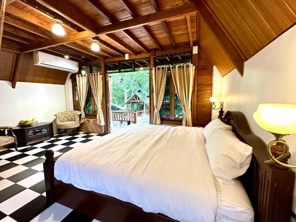 Ban Kaew Mo Ra Glamping & Restaurant - Chalet Supérieur