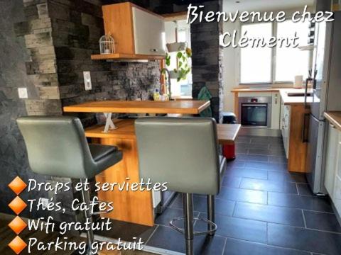 Reštaurácia alebo iné gastronomické zariadenie v ubytovaní Charmant appartement cosy 3 chambres