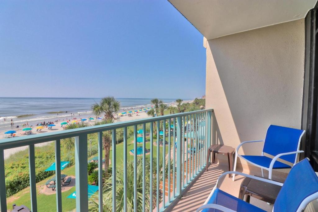 Oceanfront condo, pools, gym, wifi included, Monthly Winter Rental