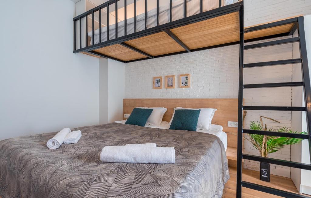 Postel nebo postele na pokoji v ubytování 2-room apartment, Redco, Alpic 405