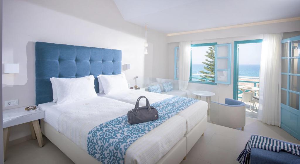 Petra Beach Hotel - 2