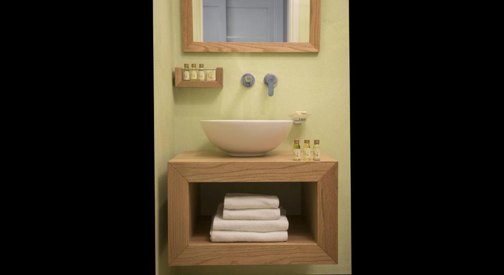 Petra Beach Hotel - 7