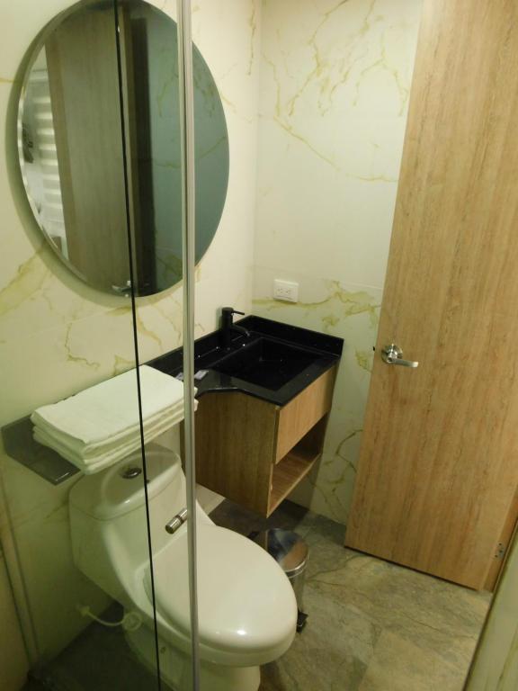 Koupelna v ubytování HOTEL MX BOGOTA