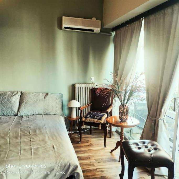 Posezení v ubytování Central Sophisticated Studio Pyrgos near Olympia