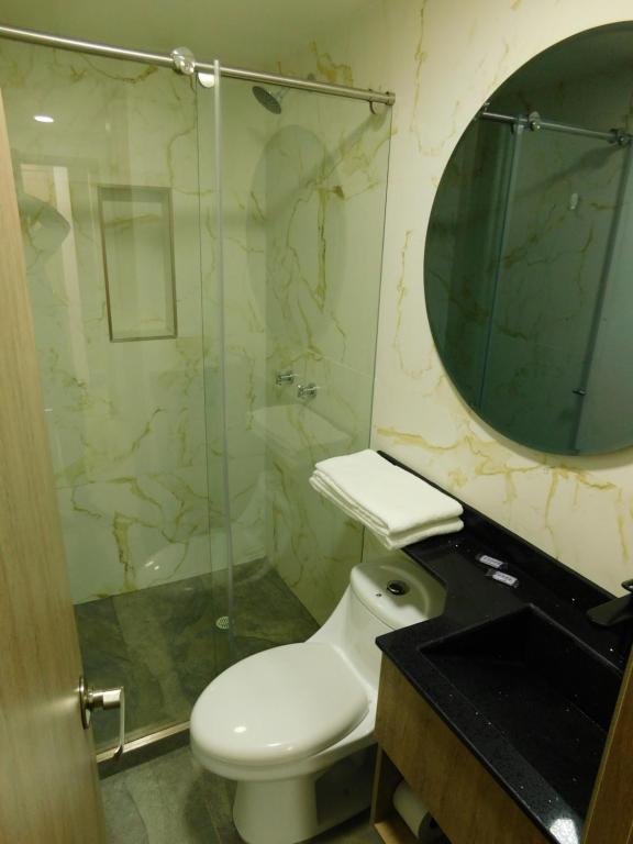 Koupelna v ubytování HOTEL MX BOGOTA