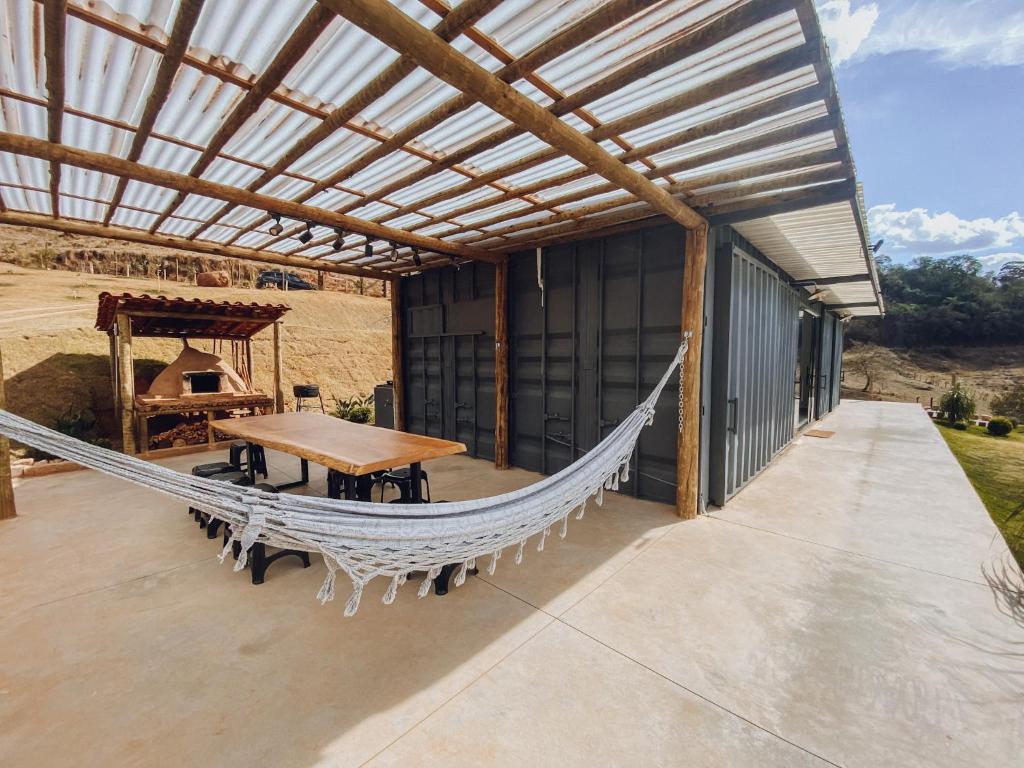 Αίθριο ή υπαίθριος χώρος στο Casa Container com SPA e linda vista para a Serra da Mantiqueira