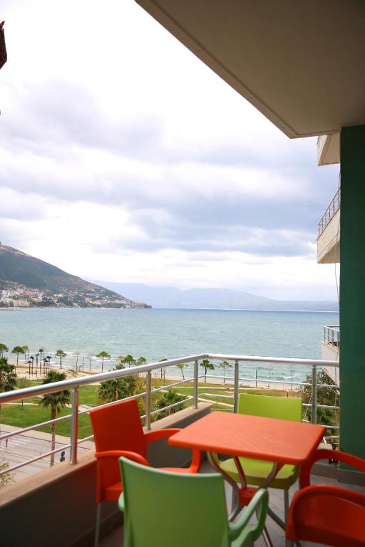 Sea View Apartment by Vlora Office - Imazhi 2