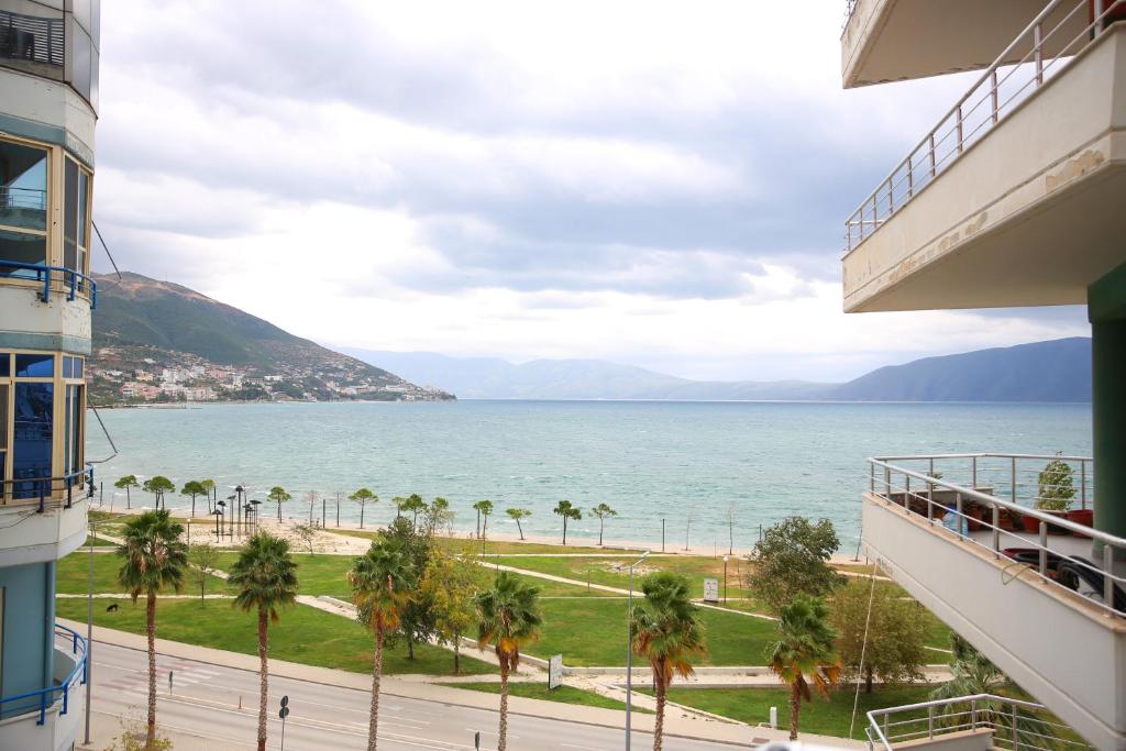 Sea View Apartment by Vlora Office
