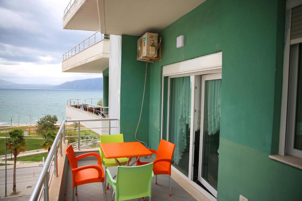 Sea View Apartment by Vlora Office - Imazhi 4