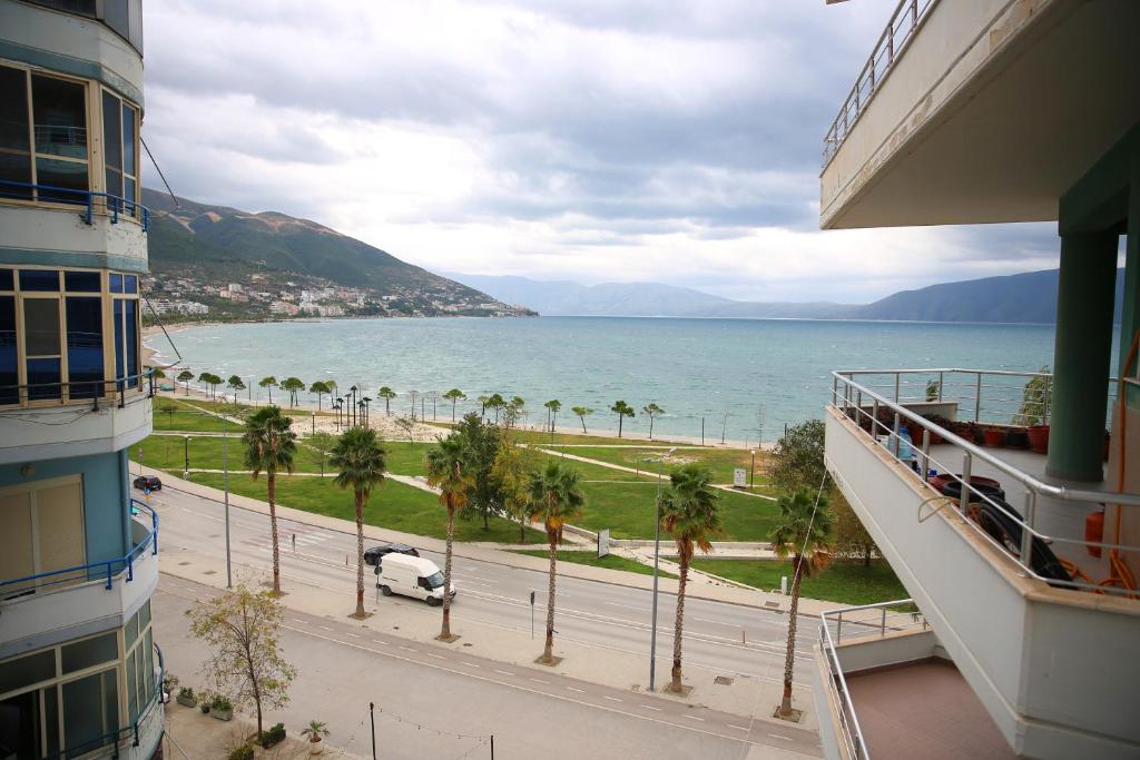 Sea View Apartment by Vlora Office - Imazhi 5