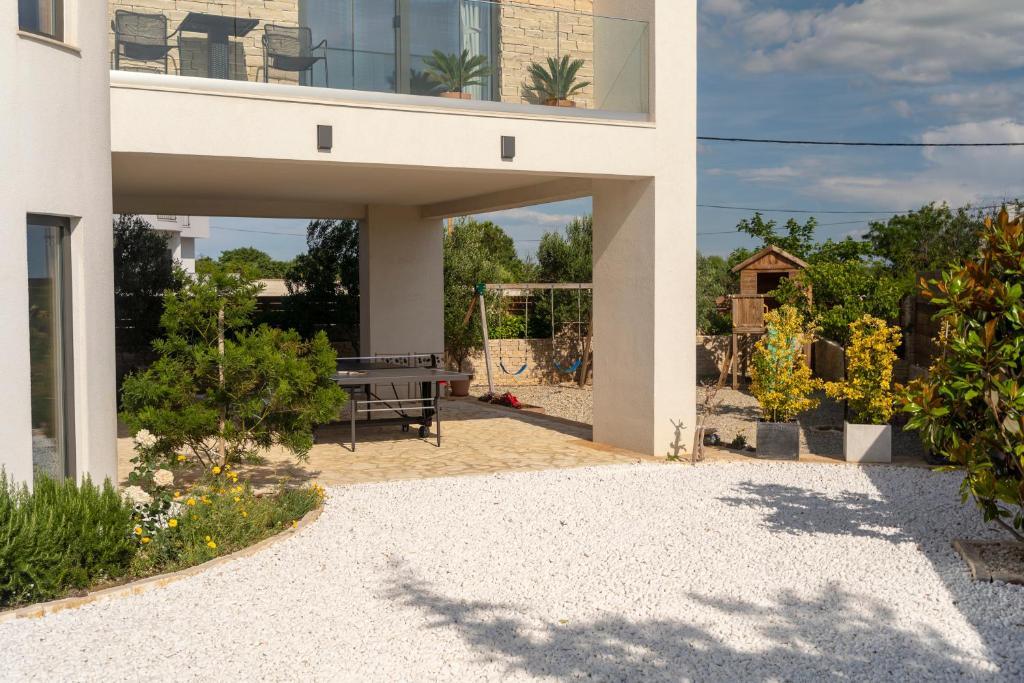 Vonkajšia záhrada v ubytovaní Villa Elani - Stylish And Modern 6B Seaview Villa
