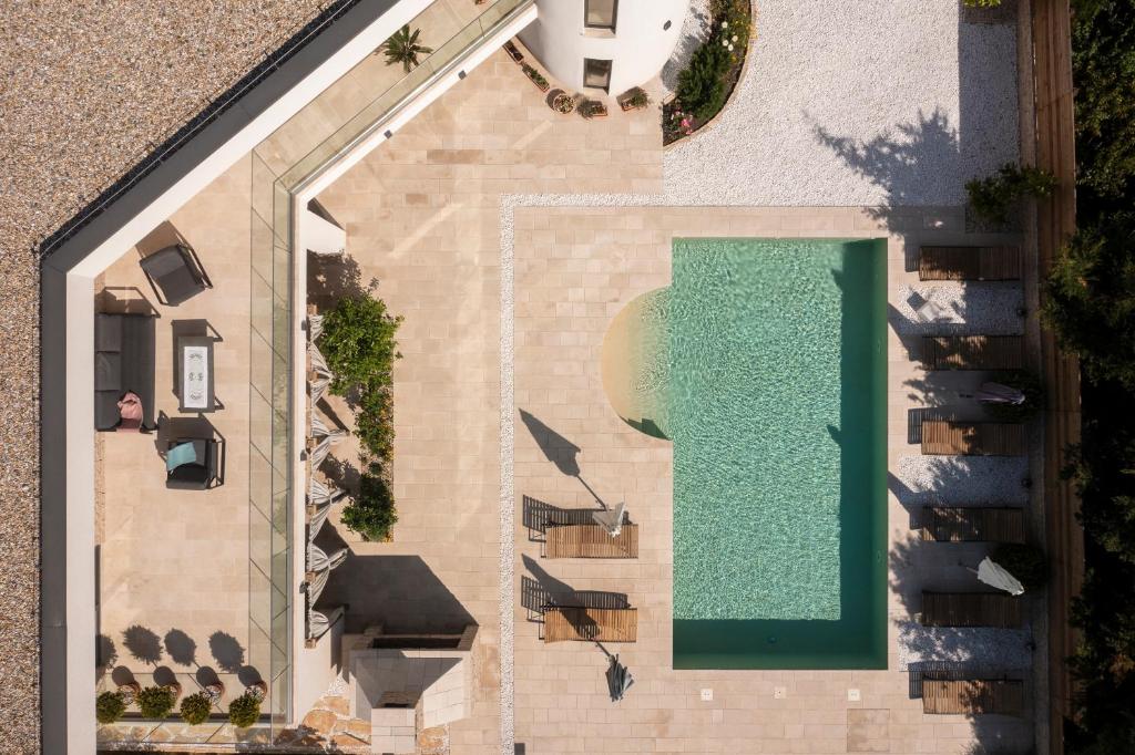 Bazén v ubytovaní Villa Elani - Stylish And Modern 6B Seaview Villa alebo v jeho blízkosti