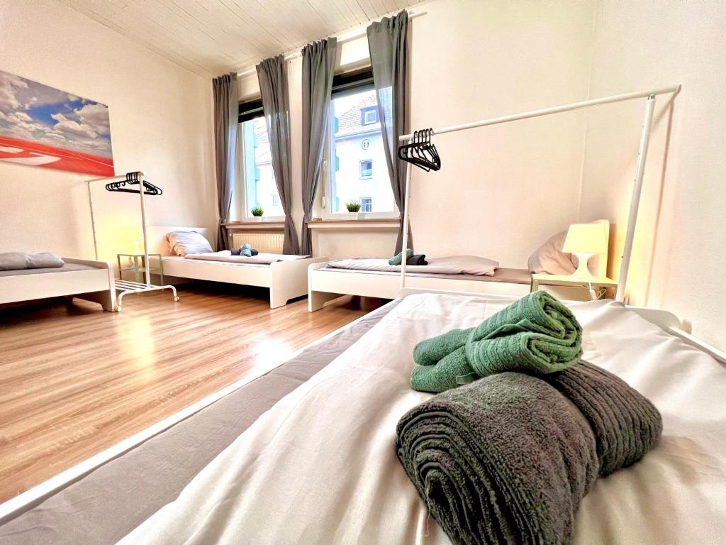תמונה מהגלריה של Neu: 3 Bedroom w/ 6 Beds in Hagen, 7min to A1 בהאגן