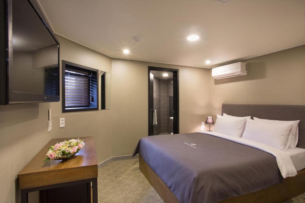 The BS Hotel Busan Station - Standard Double Room