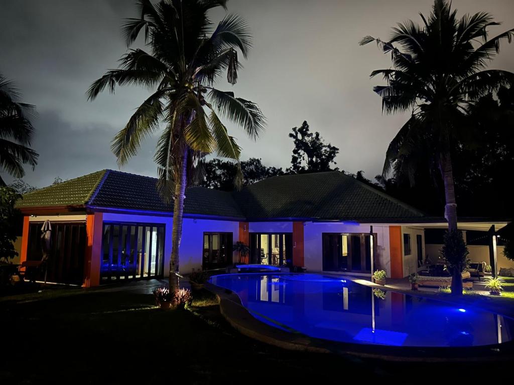 Bazén v ubytování Hua Hin Oasis nebo v jeho okolí