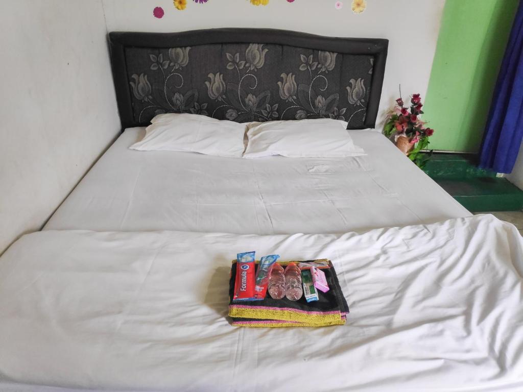 RedDoorz near Pelabuhan Ajibata Parapat - Standard-Doppelzimmer