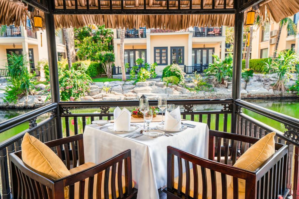 Zahrada ubytování Koi Resort & Spa Hoi An