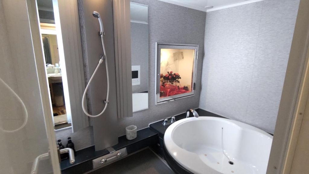 Vannituba majutusasutuses ホテルシエル沼津店 -大人専用-