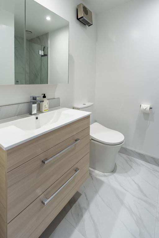 Heart of Christchurch CBD Hideaway 2bed 1 bath - Resim 43