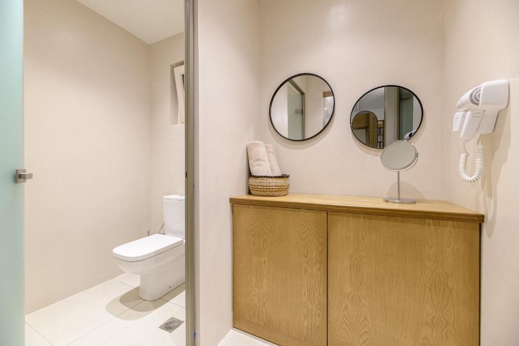 Koupelna v ubytování CP Seafront Suites