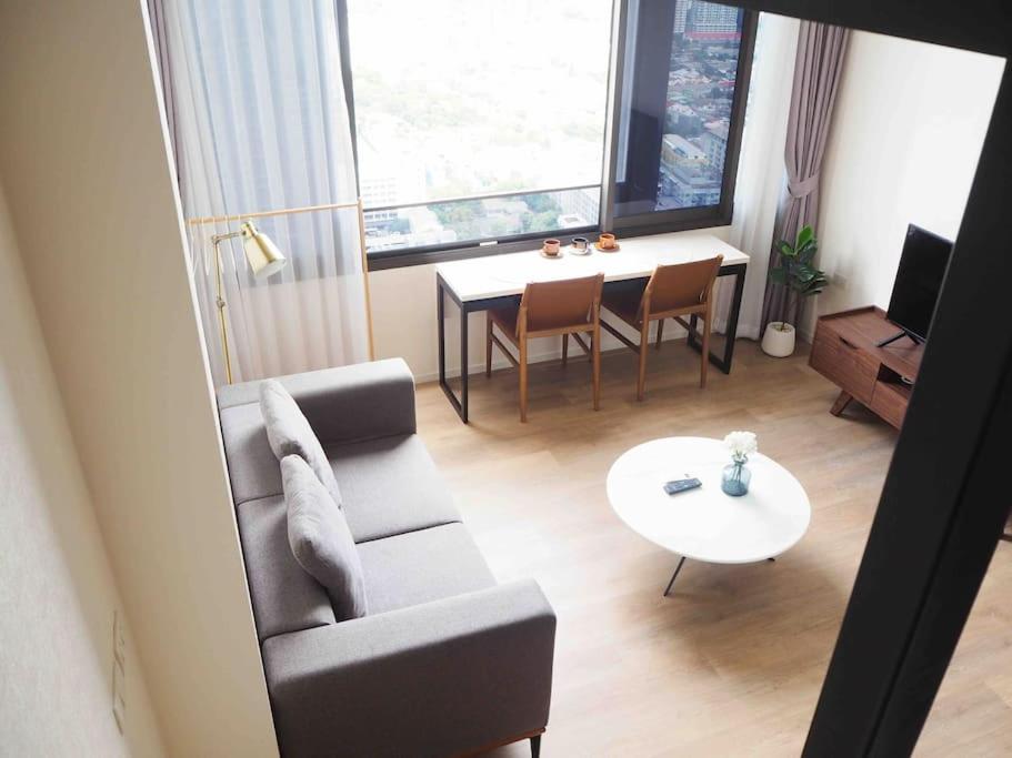 Posezení v ubytování 2309 Siamese素坤逸87 Loft 空中酒吧 高层景观 BTS On Nut