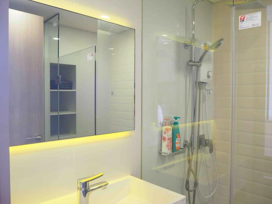 Koupelna v ubytování 2309 Siamese素坤逸87 Loft 空中酒吧 高层景观 BTS On Nut