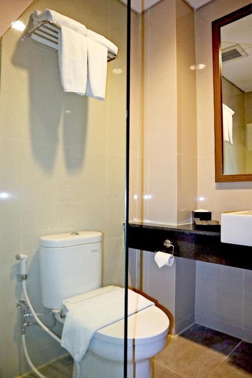 Koupelna v ubytování Anara Sky Kualanamu Hotel